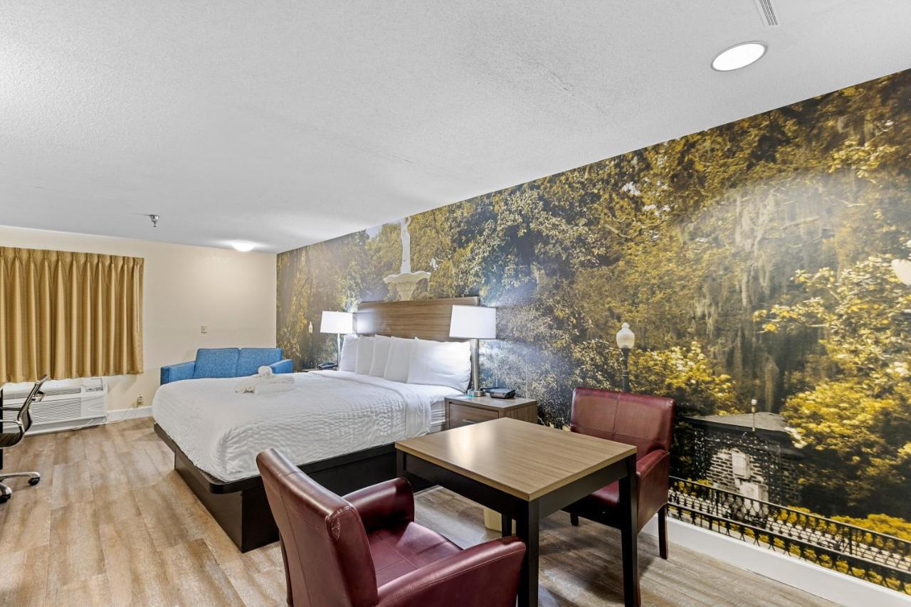 Clarion Pointe Gateway I-95 Hotel Georgetown