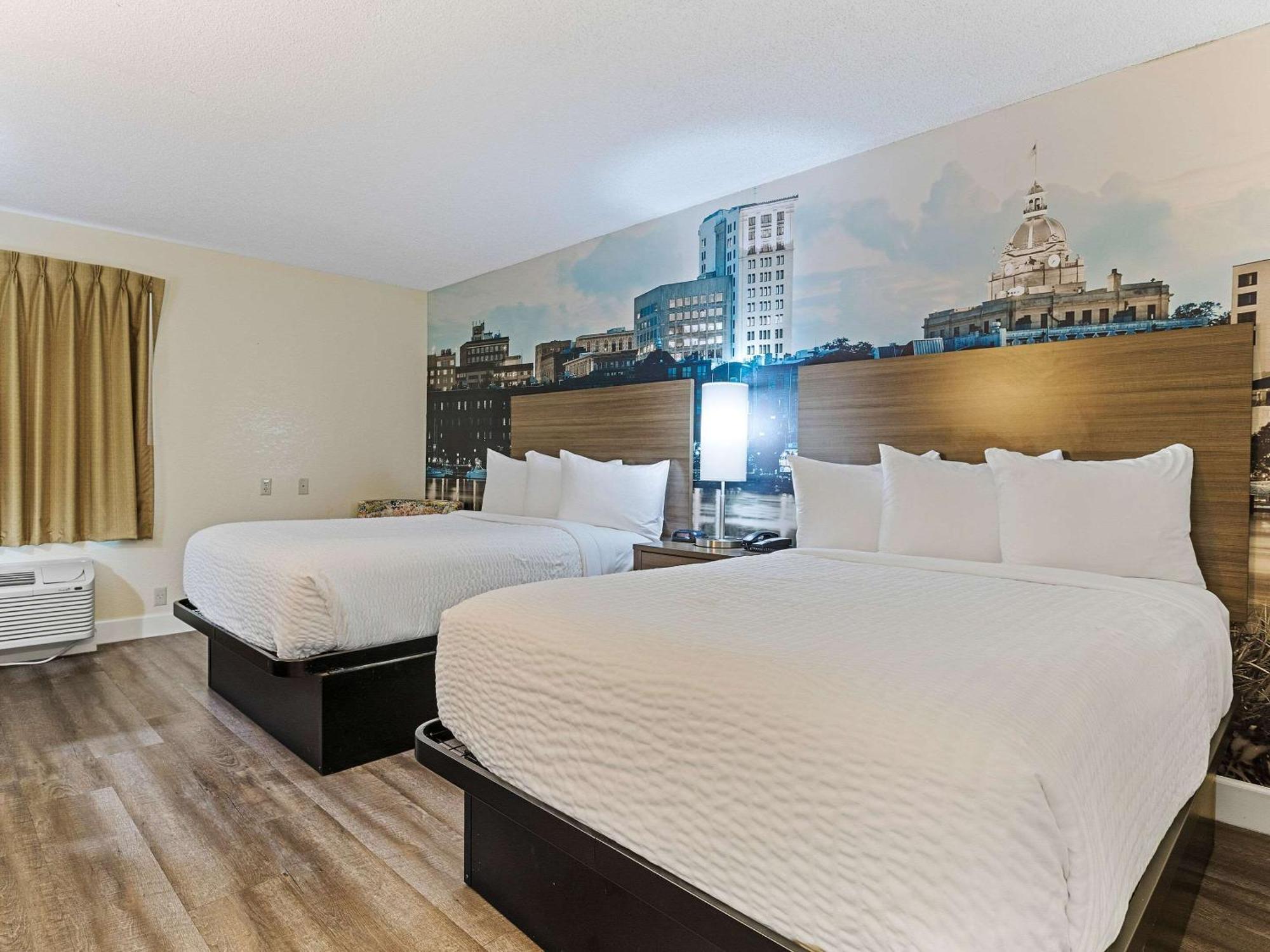 Hotel Clarion Pointe Gateway I-95 3*
